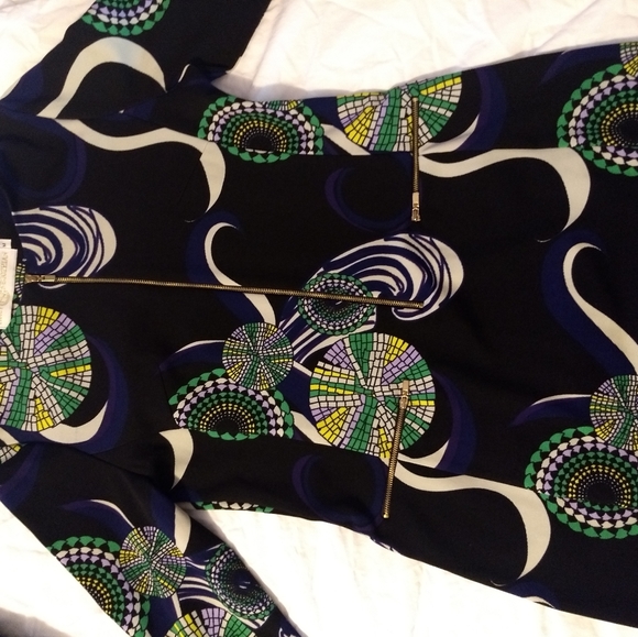 Dress - Picture 2 of 7